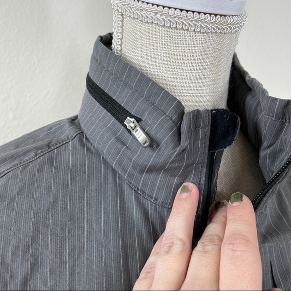 Lululemon grey striped jacket - Picture 6 of 11